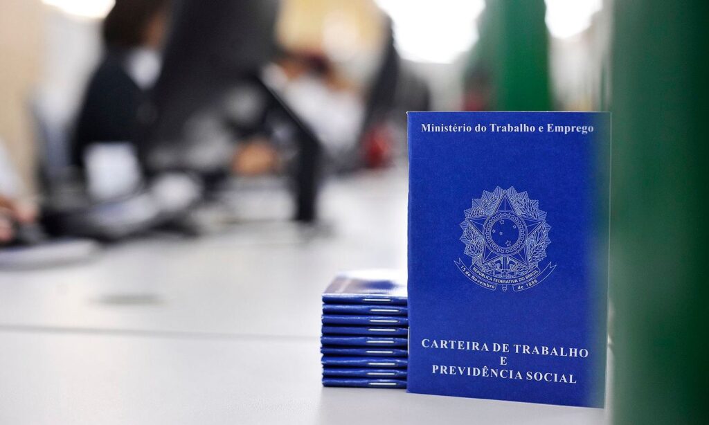 carteira-trabalho-sacar-fgts-quando-quiser